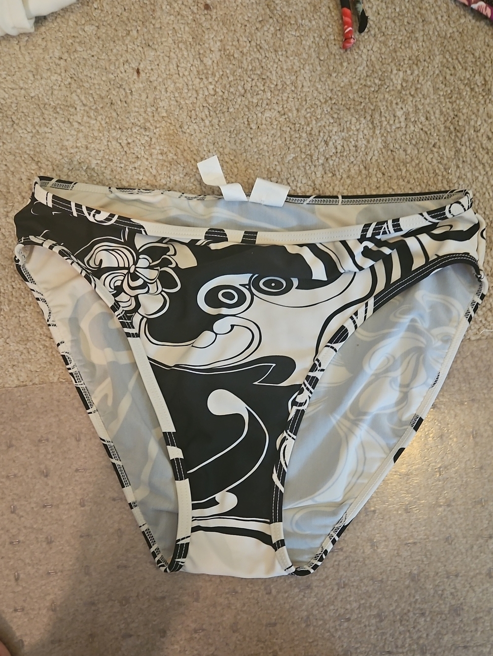 nwot womens sz 12 black/cream bikini bottoms